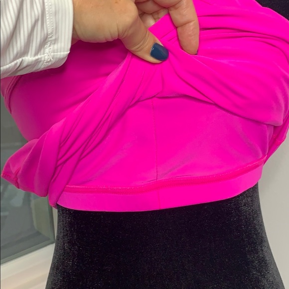 Lorna Jane Tank with built in bra - Picture 4 of 4